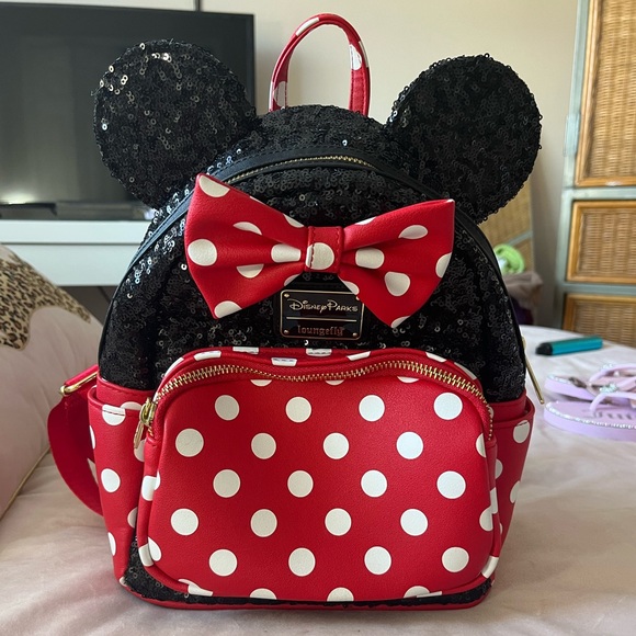 SOLD Minnie Mouse Sequin Disney Loungefly Backpack ❤️☁️✨ - Picture 3 of 12